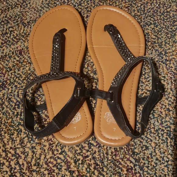 Sandals - Picture 2 of 3
